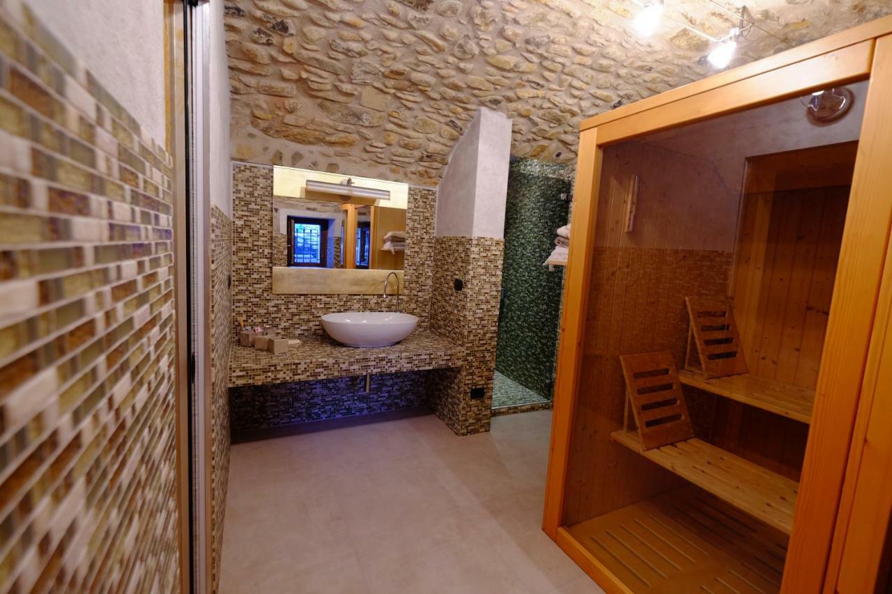 B&B La Corte Suites Salice Terme Luaran gambar