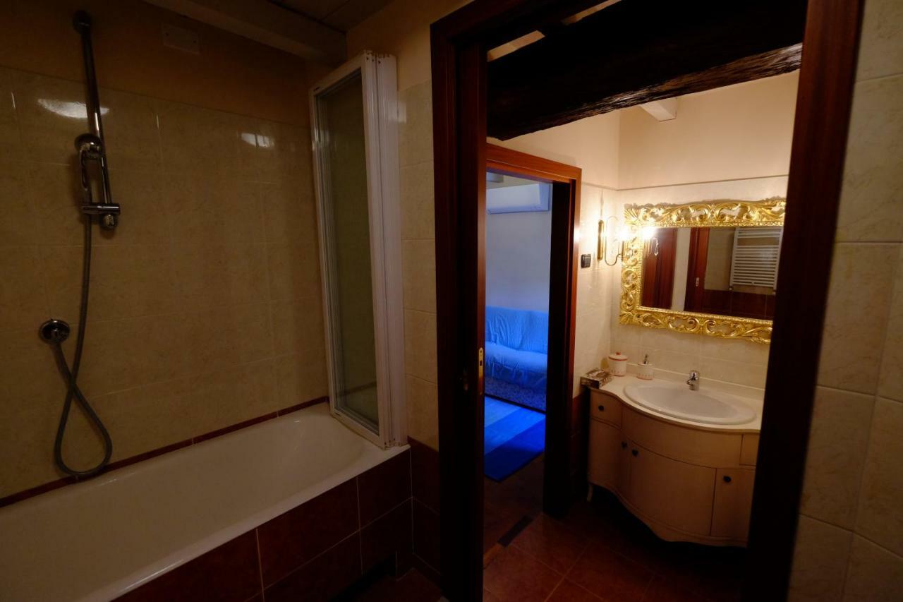 B&B La Corte Suites Salice Terme Luaran gambar