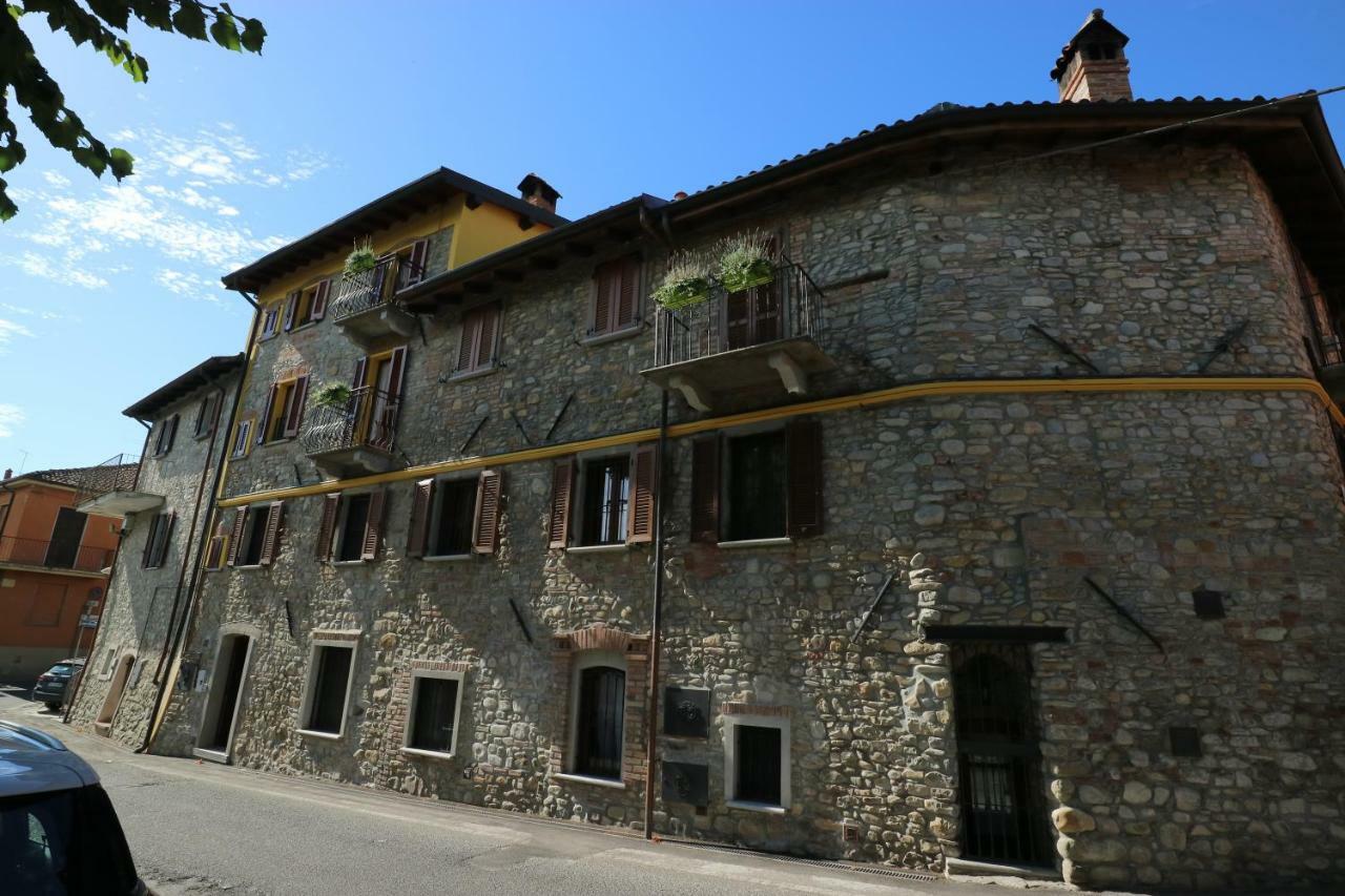 B&B La Corte Suites Salice Terme Luaran gambar